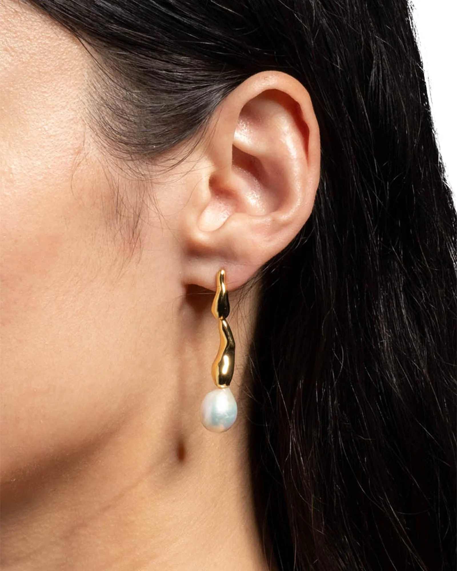 Perla Freshwater Pearl Drippy
Earrings - Image 2