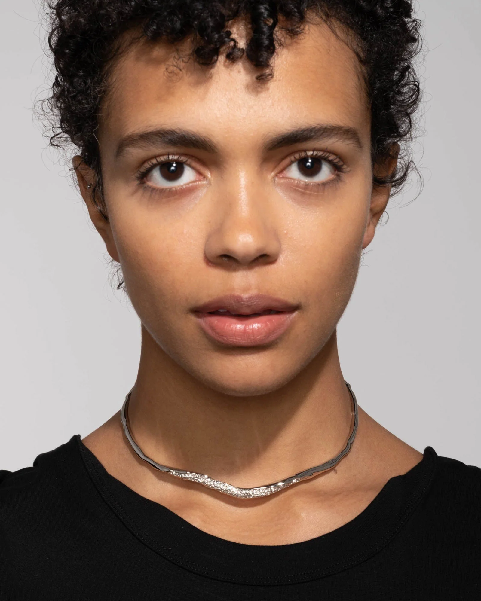 Solanales Crystal Skinny Collar - Image 2