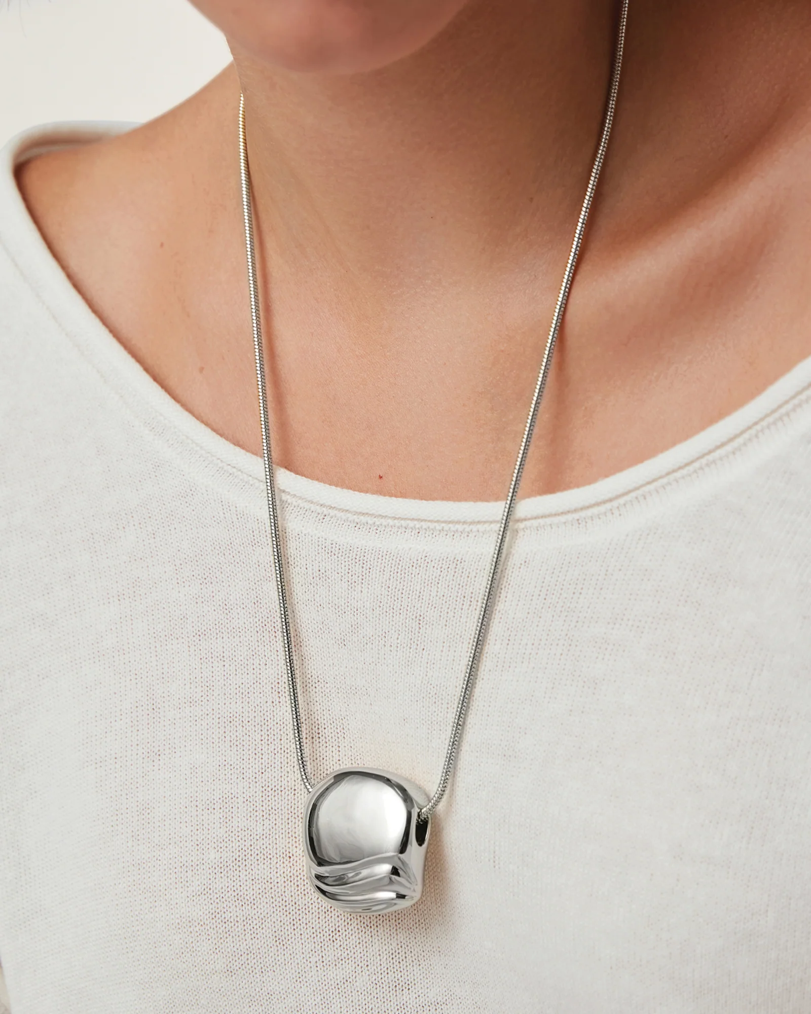 Rue Pendant Necklace - Image 3