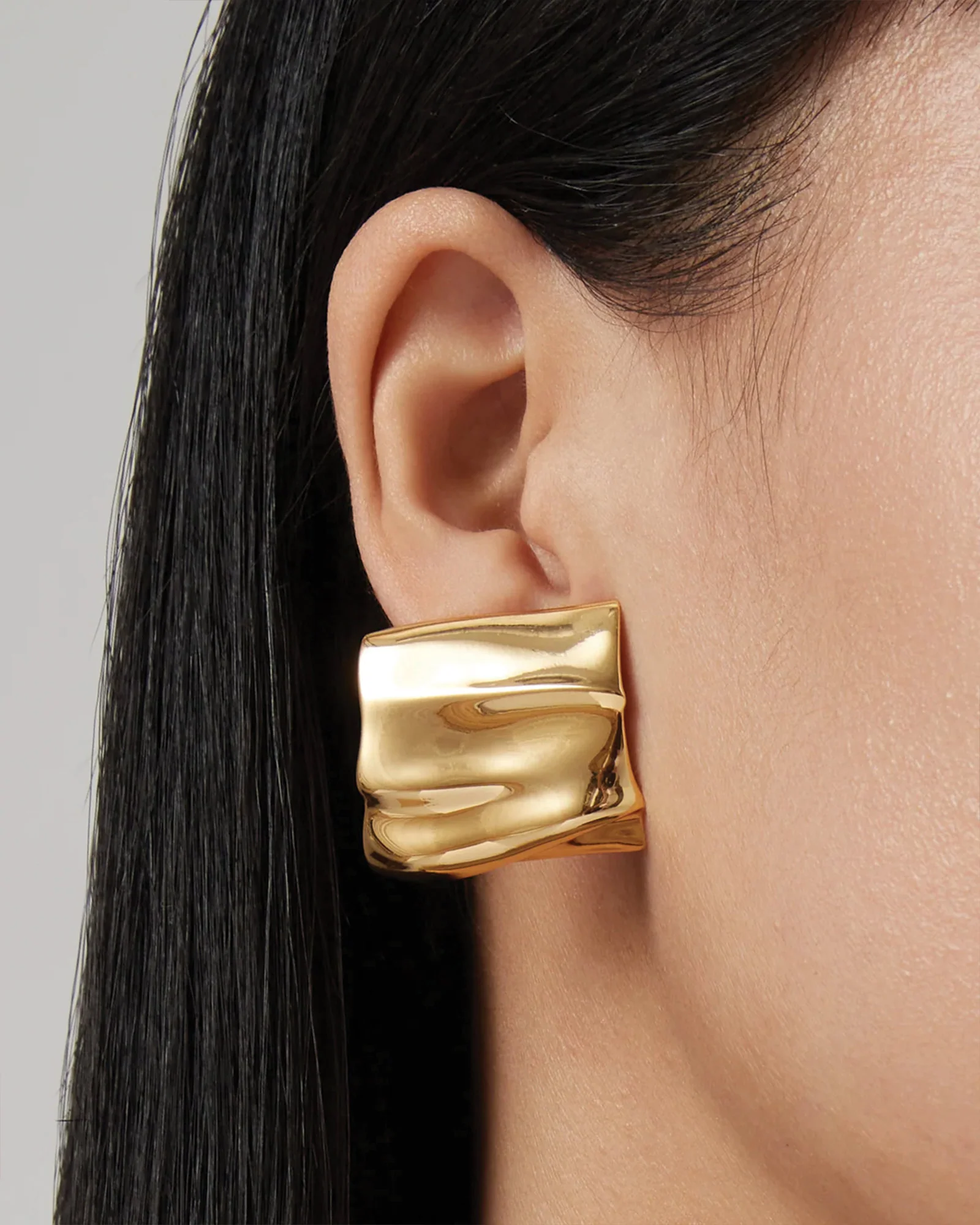 Sundra Clip On Earrings - Image 4