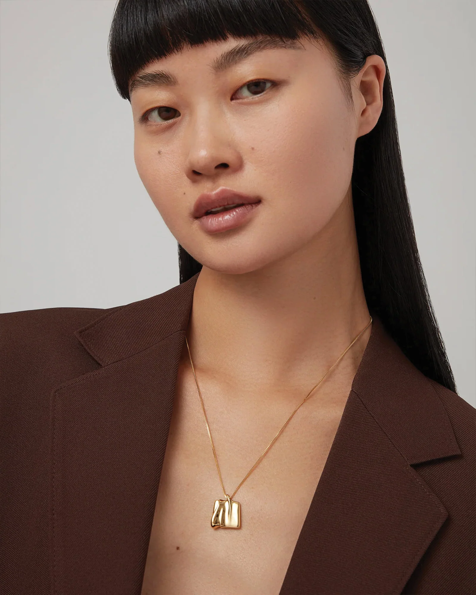 Sundra Pendant Necklace - Image 4