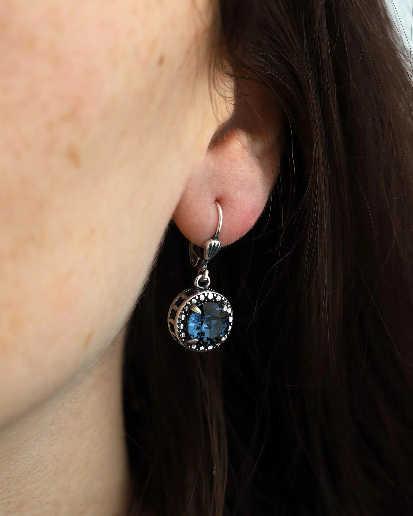 Dot Bezel Round Crystal Hooks - Image 2