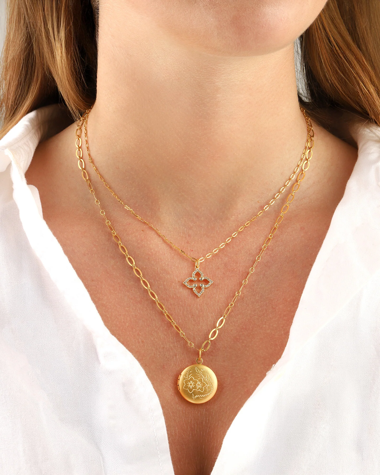 Pointed Clover Cut Out Necklace - Image 2